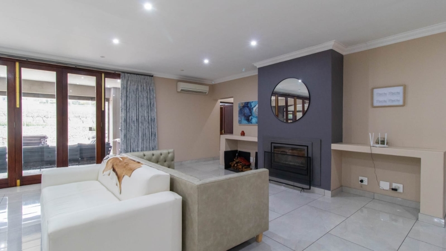 5 Bedroom Property for Sale in Klein Zevenwacht Western Cape